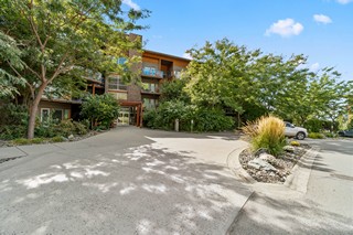Immaculate 2 Bedroom Plus Den On The 2nd Floor With North Facing Mountain Views!  2 Bedrooms + Den & 2 Baths
