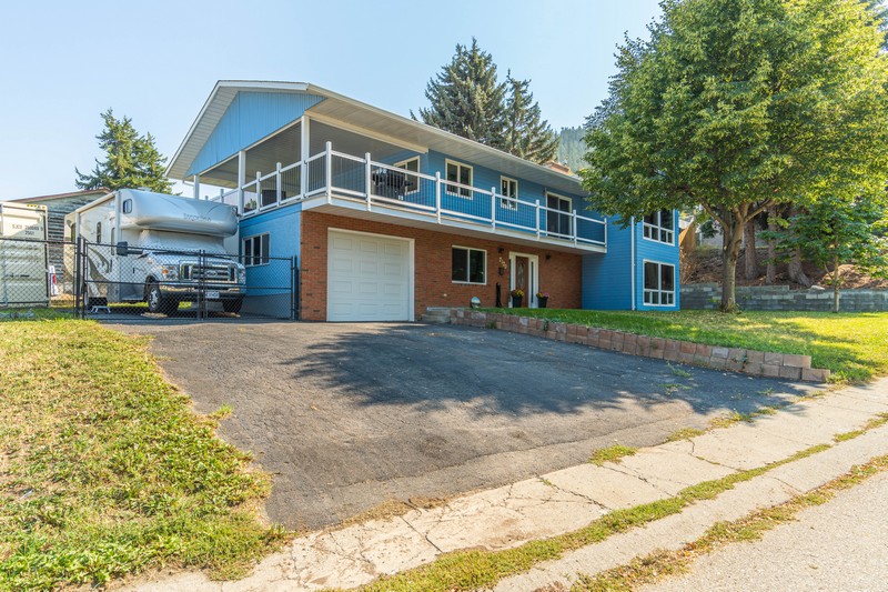 Stunning Renovated Home With Dynamic Architectural Features!   4 Bedrooms & 3 Baths