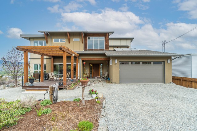 This Is The Perfect Home For A Large Family Or Group Living!  8 Bedrooms & 10 Baths