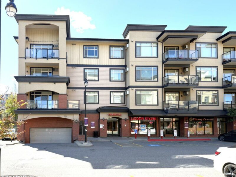 Comfort, Independence & The Freedom To Stop Throwing Money Away On Rent!  1 Bedroom + Den & 1 Baths
