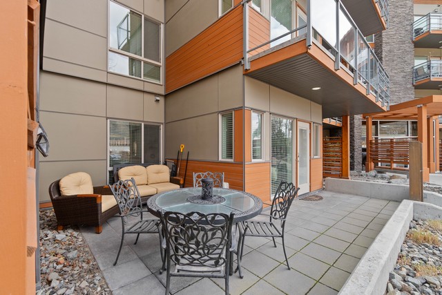 Beautifully Updated Apartment Offers Modern Finishes And A Spacious Layout!   2 Bedrooms + Den & 2 Baths