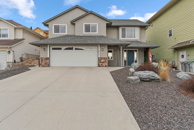 Well Designed, Spacious & Family Friendly Home With Bright Open Plan  4 Bedrooms & 3 Baths