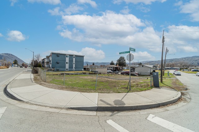 Spacious Building Lot Located On An Easy Access Corner