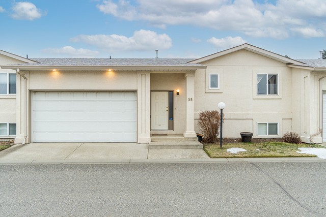 Beautifully Maintained With A Thoughtfully Designed Floor Plan   2 Bedrooms & 2 Baths