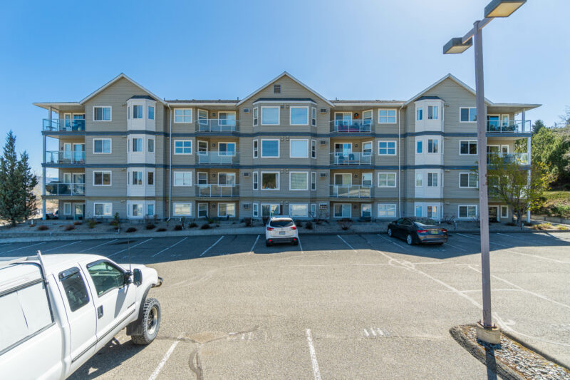 Top Floor Apartment In A Well Maintained Complex as Great Investment or Starter Home!  2 Bedrooms & 1 Bath