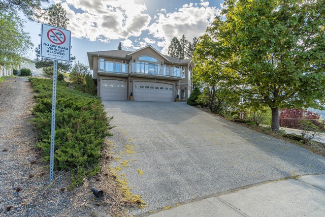 Spectacular Home With Panoramic Views & Rare Triple Garage!  3 Bedrooms & 3 Baths